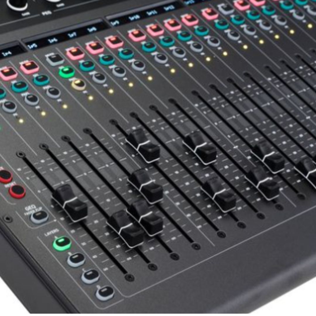 Allen & Heath Qu-6D / 22X | Consola Digital Profesional 38 In / 24 Out 96kHz con Dante