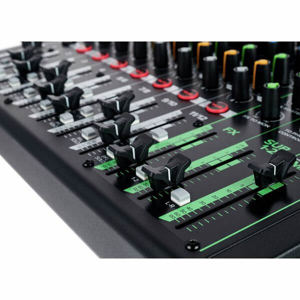 Mackie ProFX12 V3 | Mixer 12 Canales con Interfaz USB y GigFX™