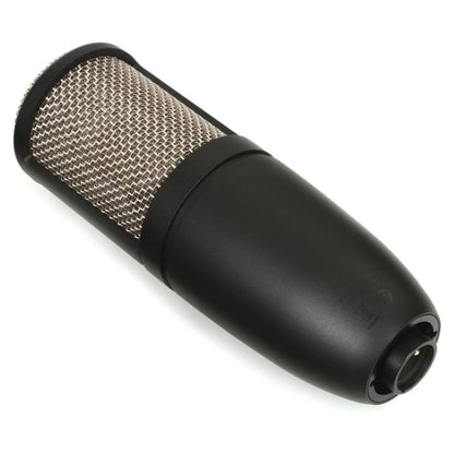 AKG P220 | Micrófono de Condensador de Diafragma Grande Cardioide