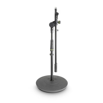 Gravity GMS2221B | Pedestal de Micrófono Corto con Base Redonda y Boom de 2 Puntos