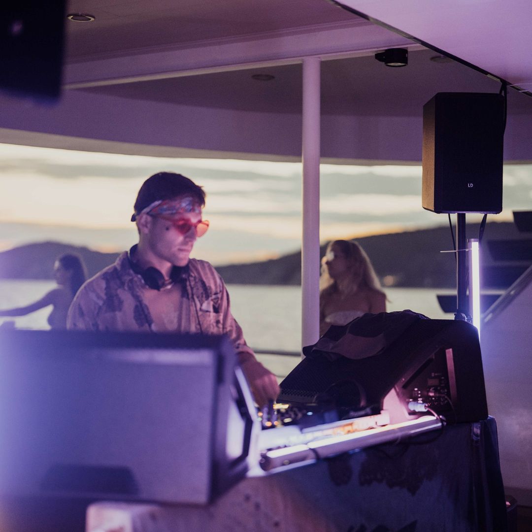 LD Systems DAVE 18 G4X | Sistema Activo Profesional 2.1 con Subwoofer 18” y Satélites 8”