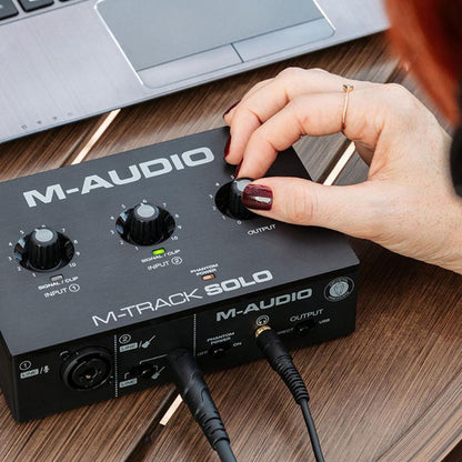 M-AUDIO M-Track Solo II | Interfaz De Audio USB Compacta 16-bit / 48 kHz