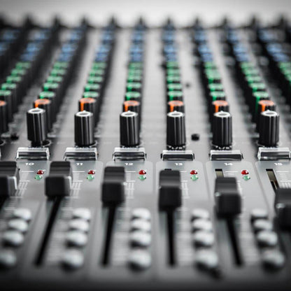 RCF E 24 | Consola de Mezcla Profesional 24 Canales