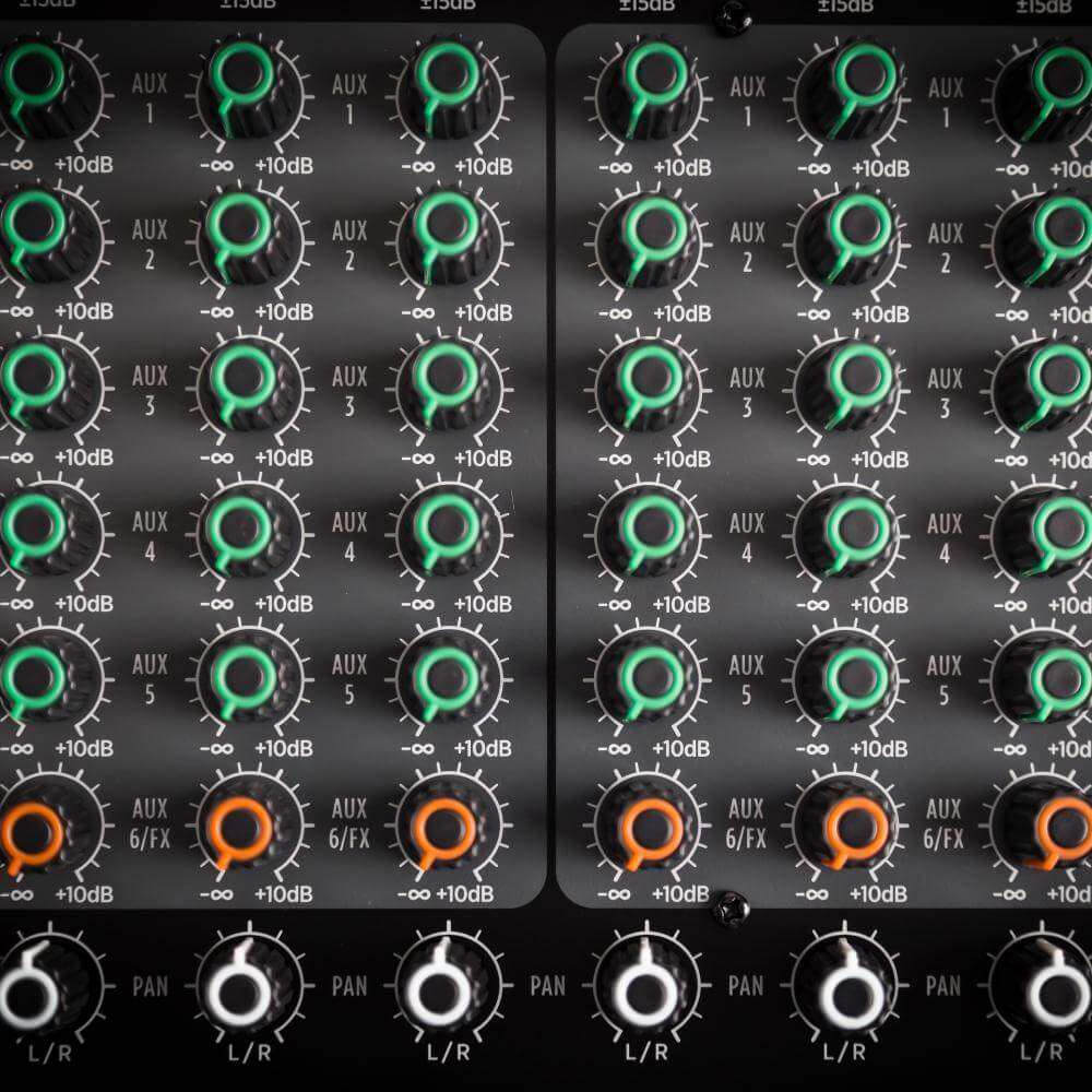 RCF E 24 | Consola de Mezcla Profesional 24 Canales