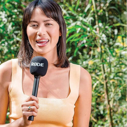 RØDE Interview GO | Adaptador De Mano Para Micrófonos Inalámbricos